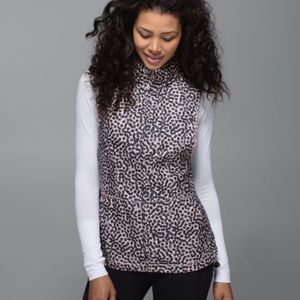 NWOT Lululemon Vest Top Size 2 Pack It Shirt Zip